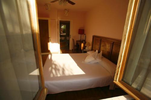 Hotel Torre Marti Sant Juliá de Vilatorta Buitenkant foto